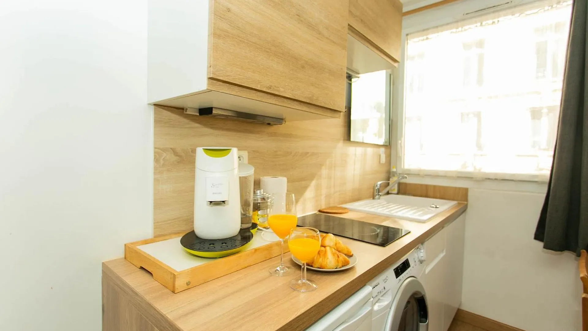 Champs Elysees & Arc De Triomphe - Studio - Cityapartmentstay * Paris